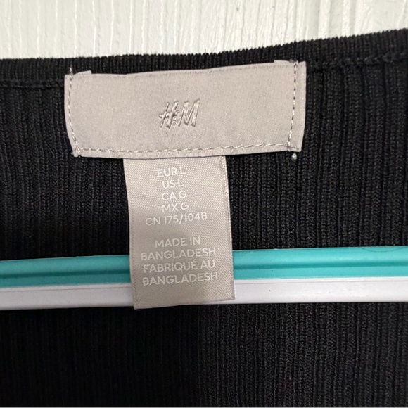 H&M Black Ribbed Top - Picture 3 of 3